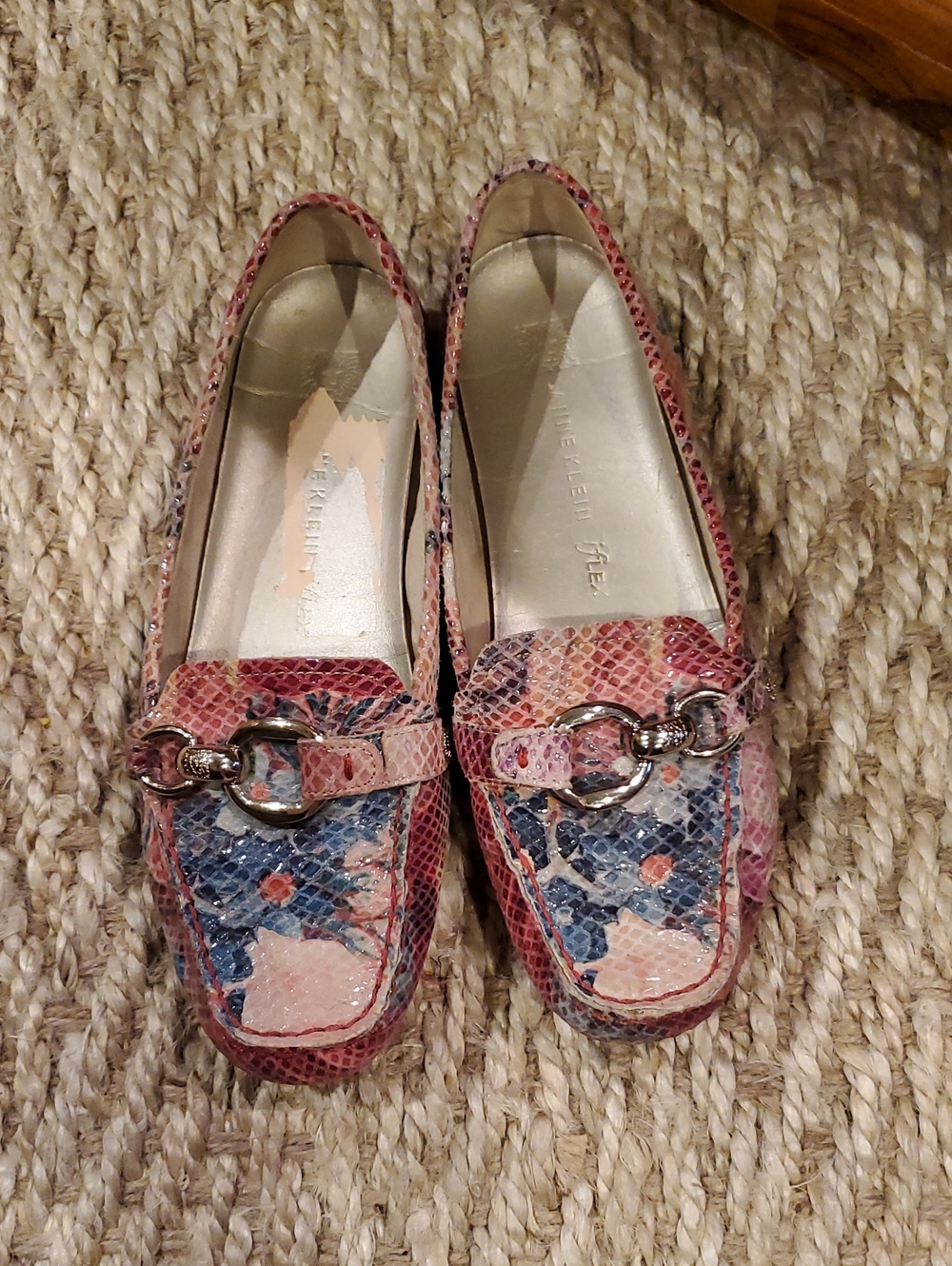Anne Klein iFlex Women's Pink Multi-Color Floral Loafers with Gold Hardware 7M
